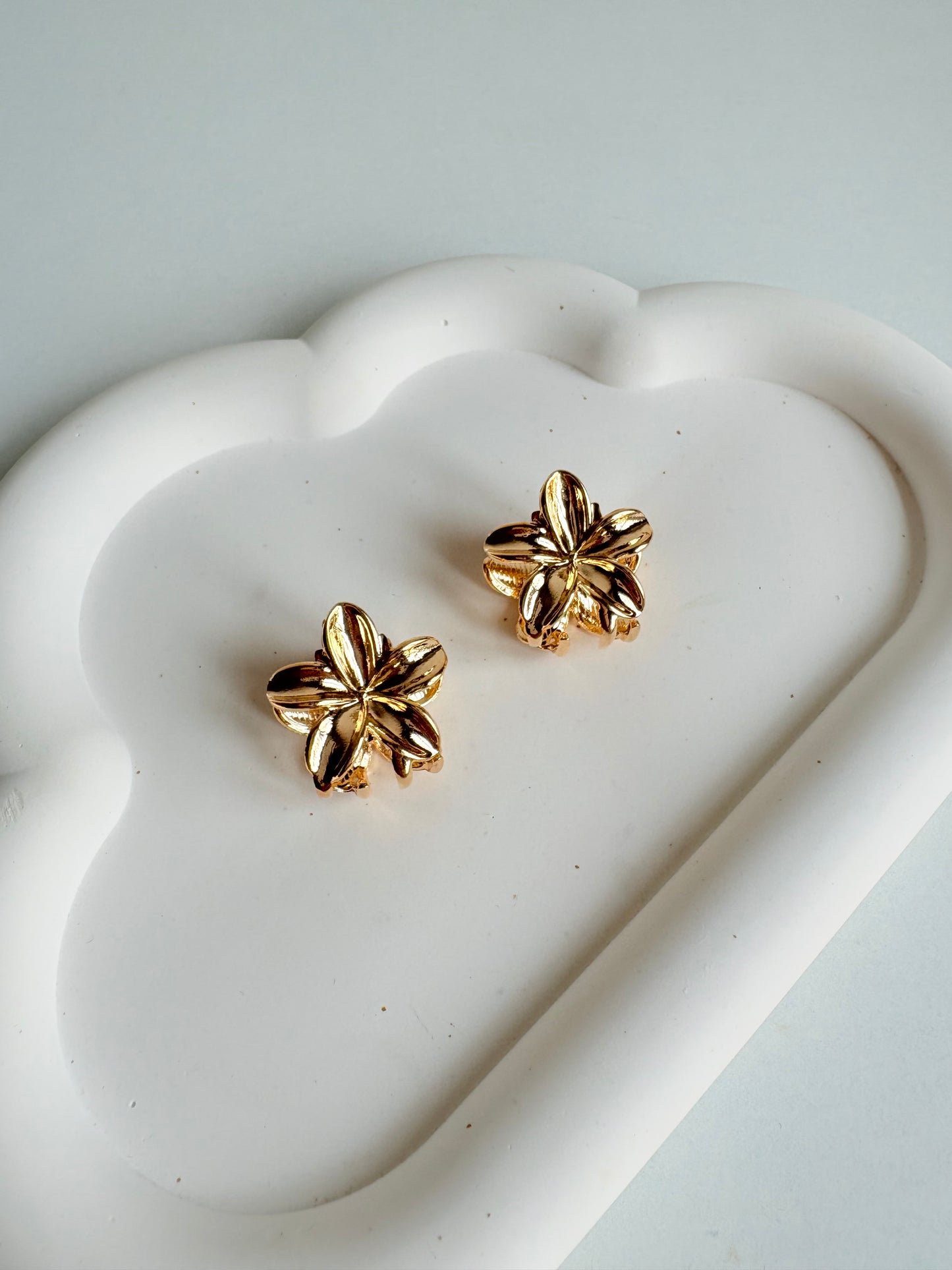Mini metal flower clips (set of 2)
