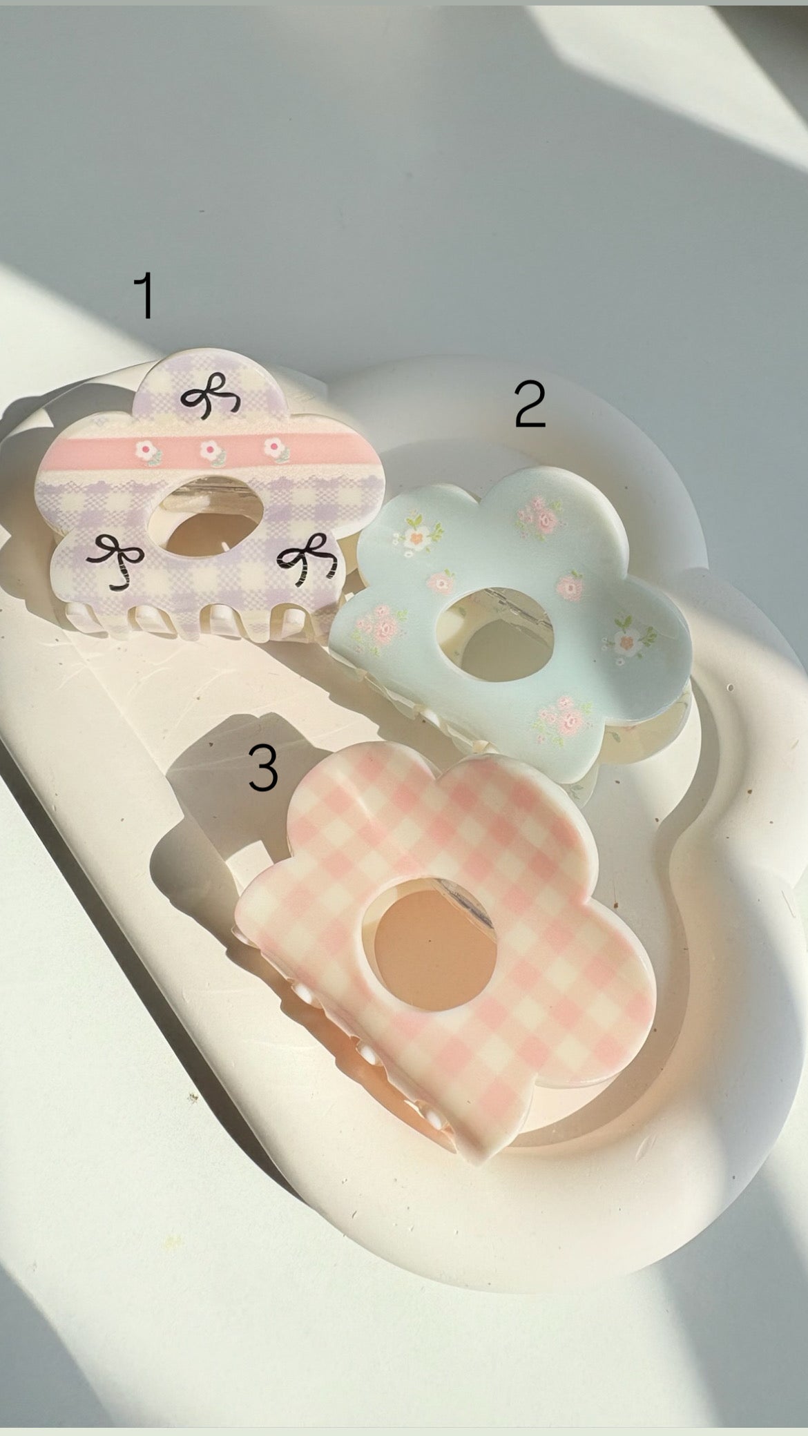Vintage daydream claw clips