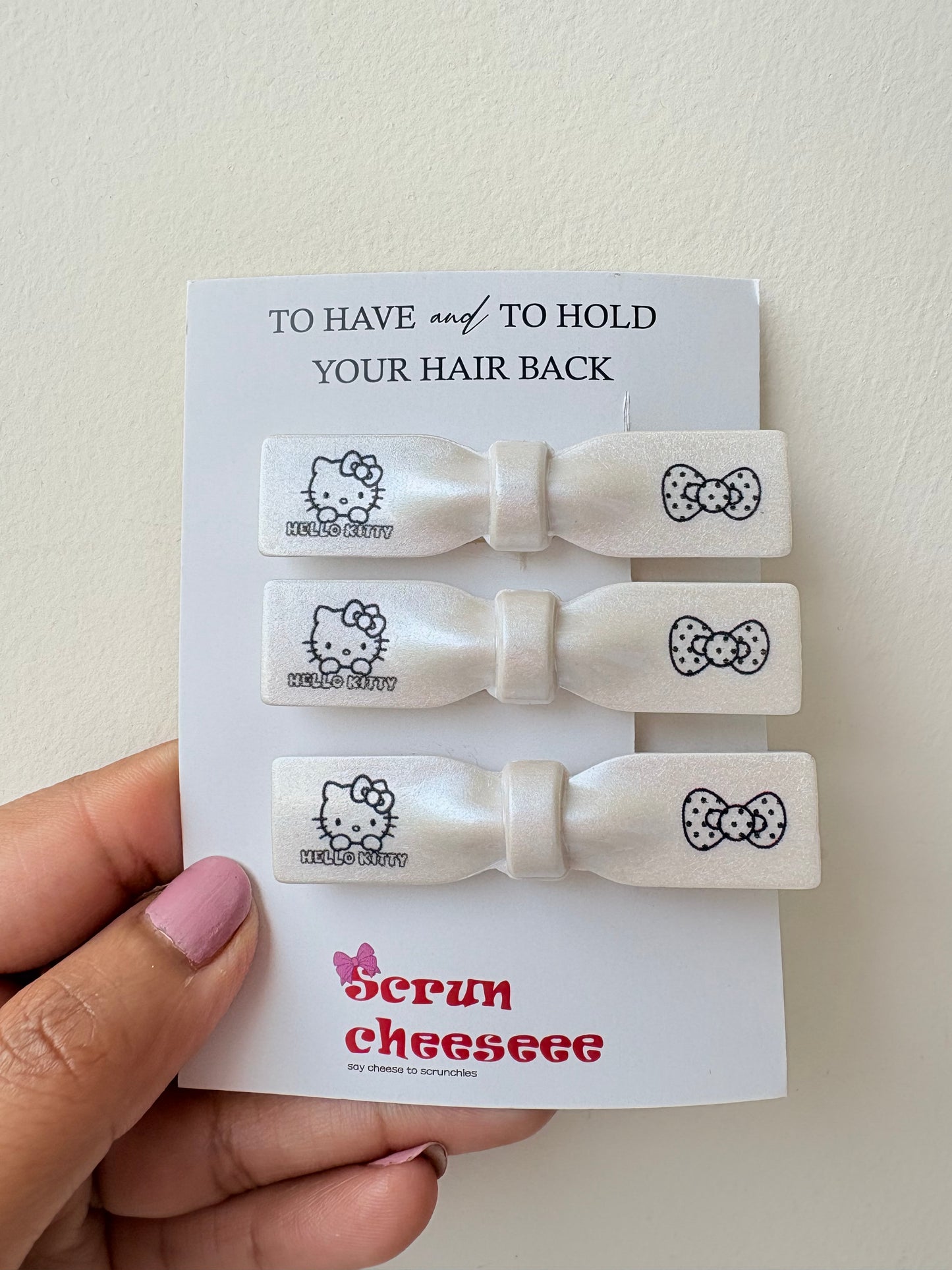 Hello Kitty pins