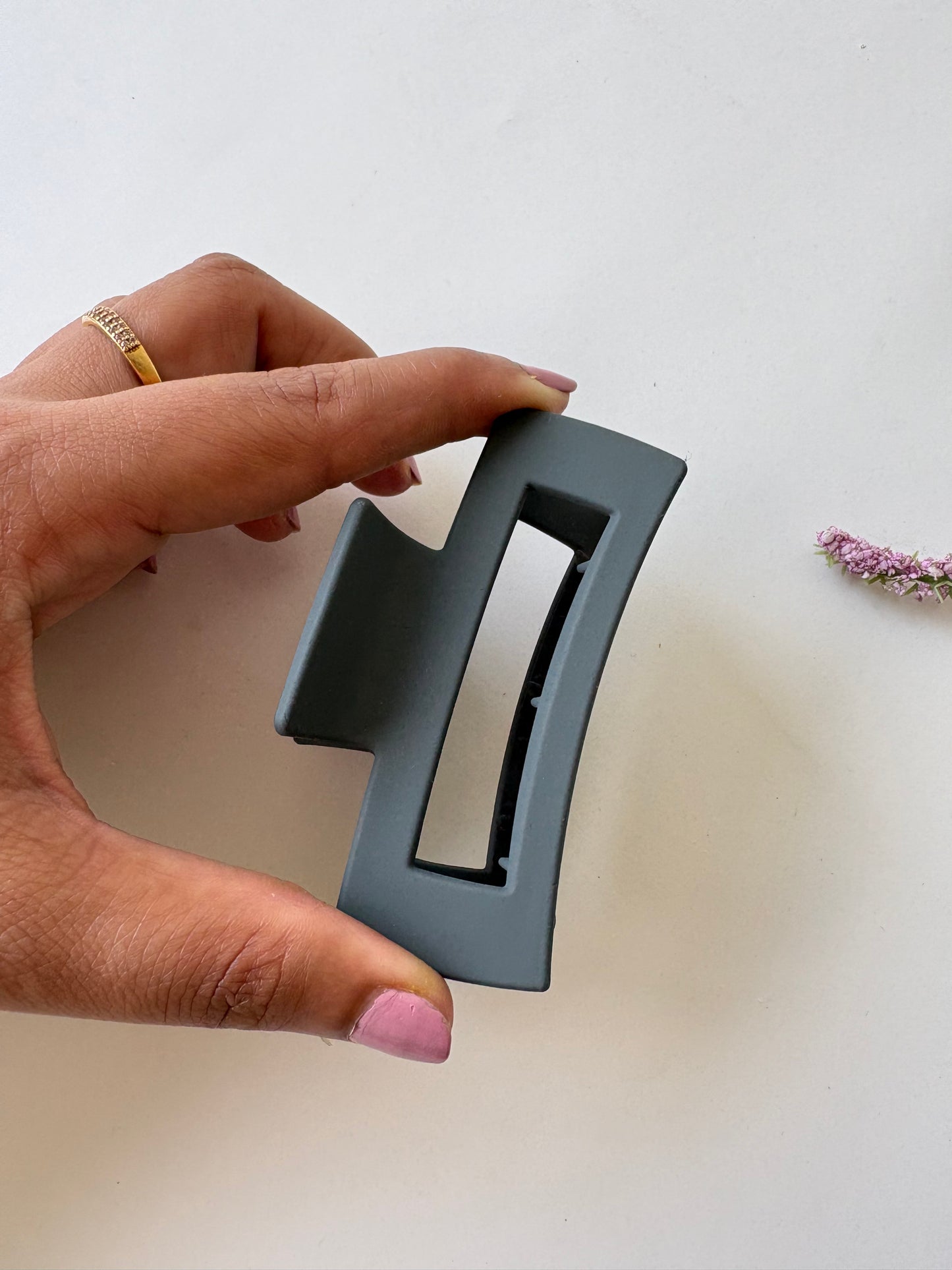 Matte rectangle claw clip
