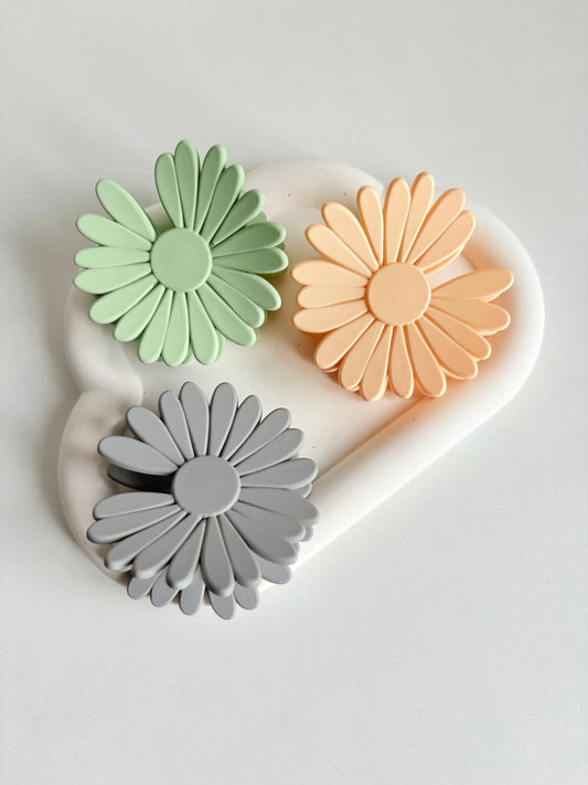 Sunflower Claw