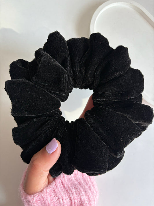 Velvet huggies (oversized scrunchies)