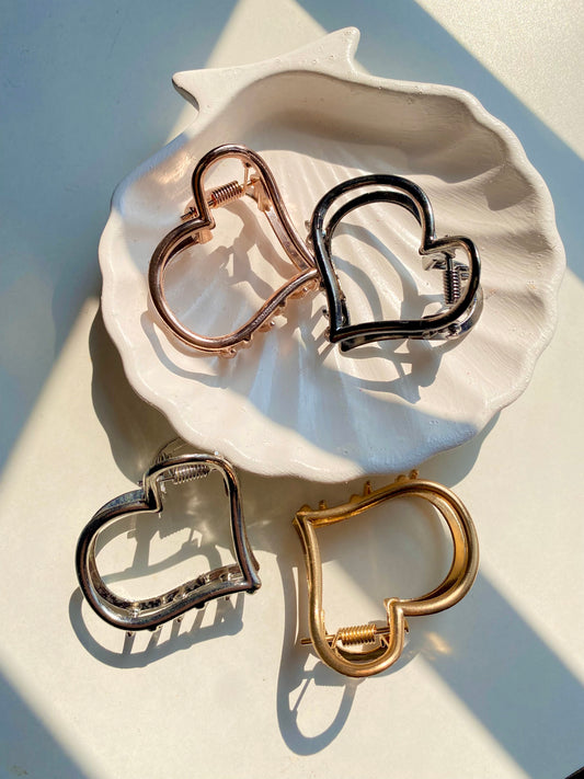 Heart metal claw