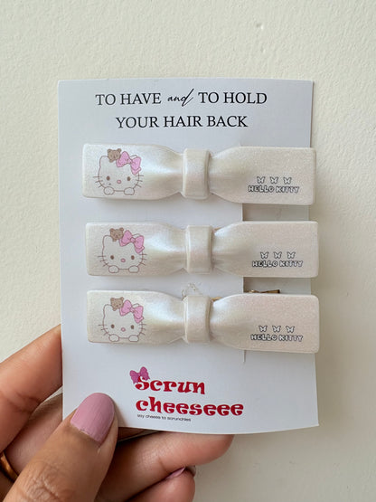 Hello Kitty pins
