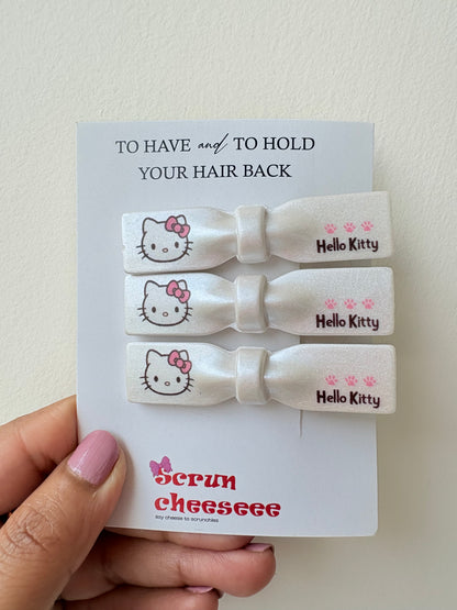 Hello Kitty pins