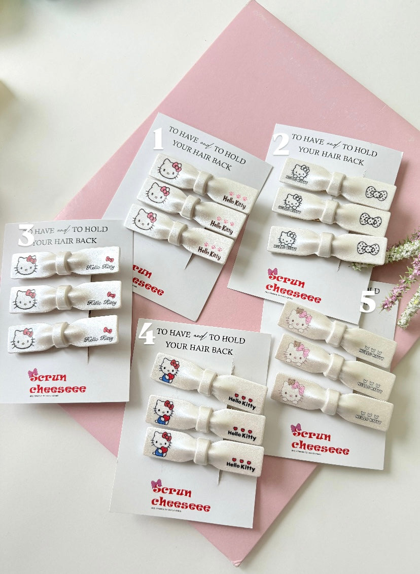 Hello Kitty pins