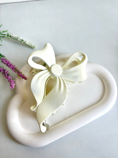 Bow belle claw clip🎀
