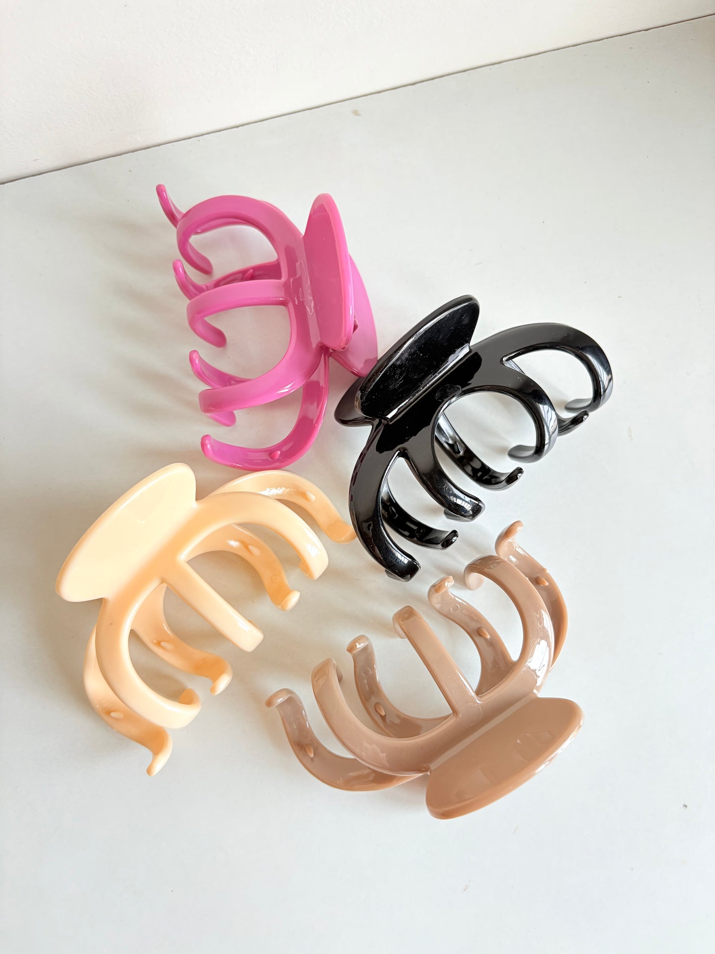 Glossy Grip Claw