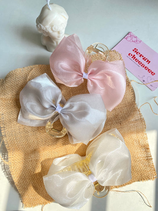 Shimmer bow claw clip
